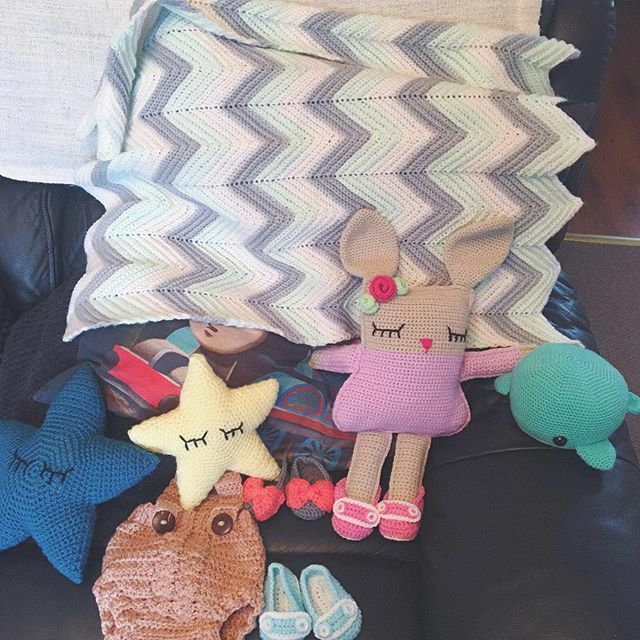 thewoolywarrior's tweet photo. A bundle of crochet baby bits 😍 🧶 .
.
.
.
#crochet #sweaterweather #babyclothes #crochetbabyclothes #kawaii #etsyshop #crochetersofinstagram #handmade #cute #amigurumi https://t.co/exmiyHdKoU https://t.co/45WymAGwyB