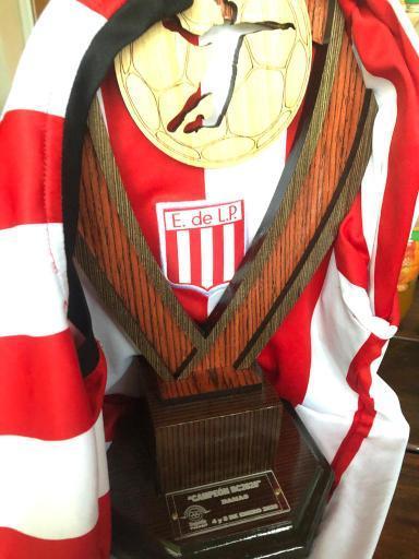 RugidoPinchaOK's tweet photo. #EDLP #Handball 🤾‍♂️ ¡Campeonas!🥇 Estudiantes ganó la final femenina y se consagró en el Torneo Bruno Civelli. Subcampeonato para los caballeros.

👉 https://t.co/PbSivpPfkH https://t.co/iJpntGzbLV