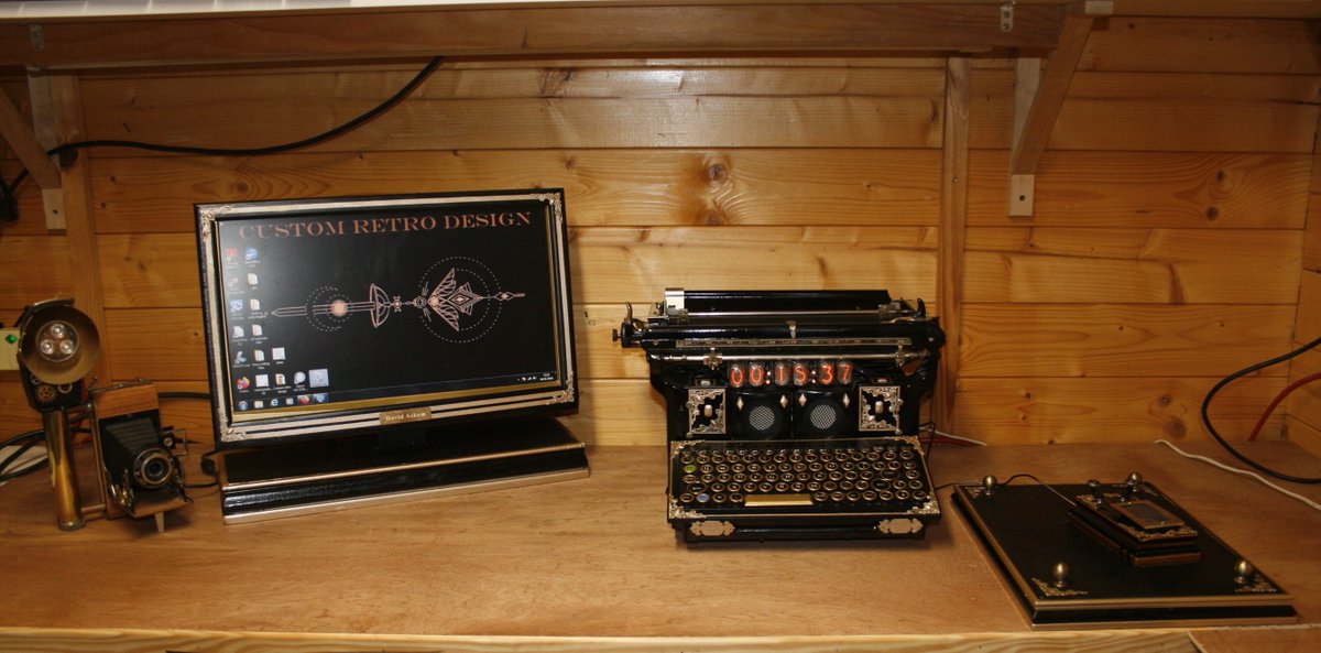 DavidAskem's tweet photo. retro setup

#steampunk
#retro
#artdeco https://t.co/WvZpvEQO4g