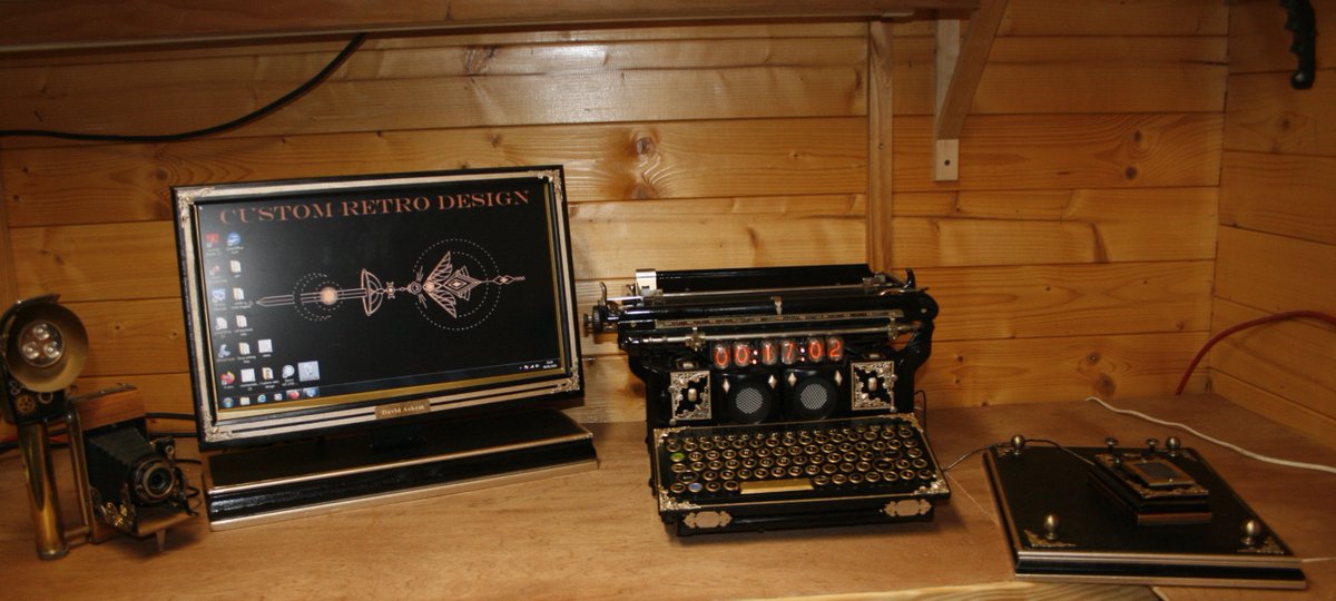 DavidAskem's tweet photo. retro setup

#steampunk
#retro
#artdeco https://t.co/WvZpvEQO4g