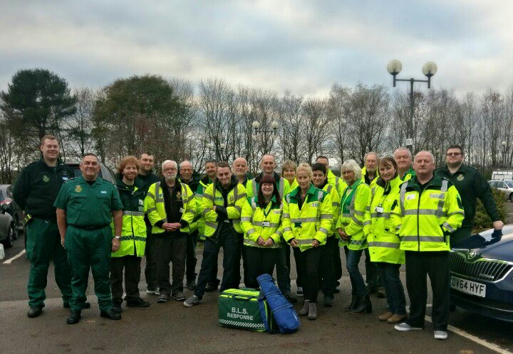 NWAmb_ChrisH's tweet photo. Did you know that our Community First Responders #CFR attend medical emergencies on behalf of @NWAmbulance 
They are incredible and #awesome responding to emergencies 24/7 all times of the day and night. Wind, rain, hail, snow, shine 
#CFRTwitterWeek 
#SaveALife 
#HeroNextDoor https://t.co/JgelRQBdFh