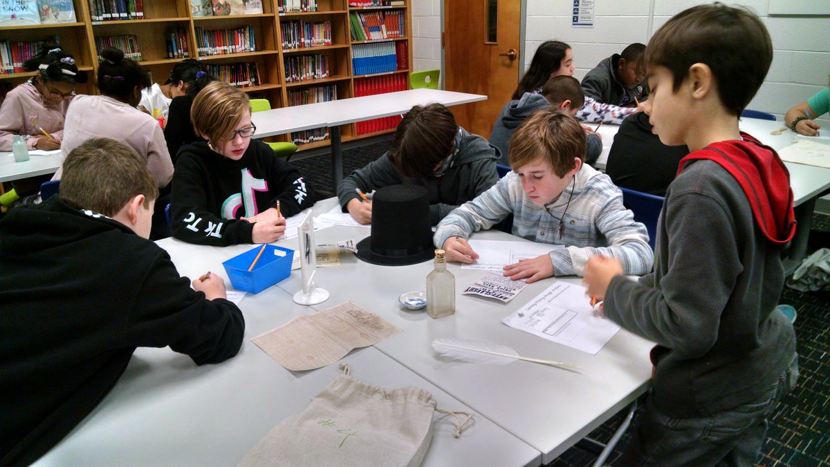 JenniferArchual's tweet photo. Co-teaching in the Learning Commons. Students are exploring Civil War artifact bags and making inferences. @AlantonAstros @twinjamom @AlantonLMS @anchorgalEDU https://t.co/GB2arEJeuz