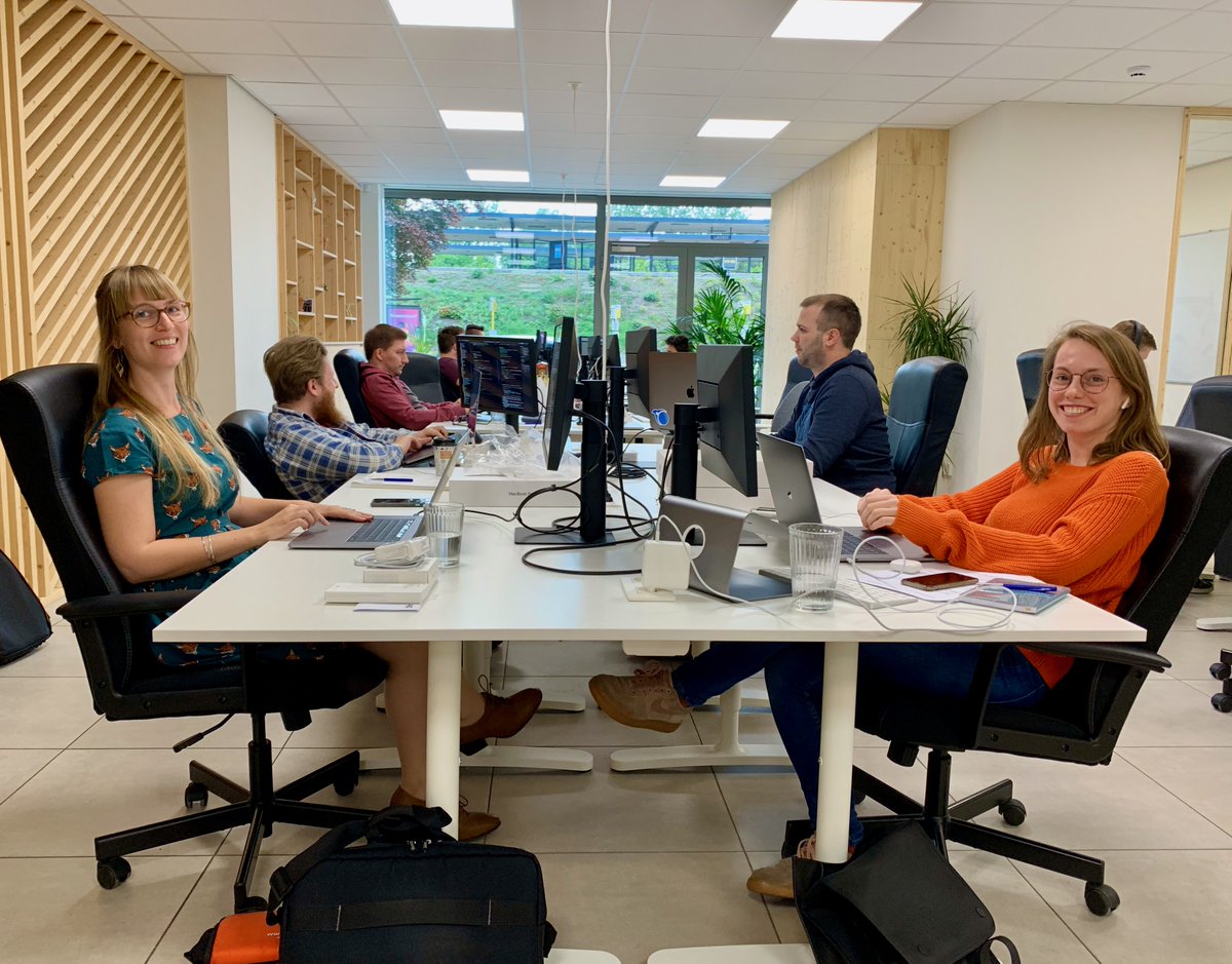 nextapps_be's tweet photo. 2019, een terugblik:

👩‍💻 7 nieuwe collega's
🏢 Groter kantoor 
🎉 Toffe teamweek
🎂 5 jaar!
❤️ Véél apps

2020, een vooruitblik:

🙏 Dankbaar blijven 
👨‍💻 Onze missie volgen
🤪 Plezier maken
🚀 Leren uit fouten
❤️ Apps, véél apps!

Iedereen veel succes toegewenst het komende jaar! https://t.co/AhbGLmf1XL