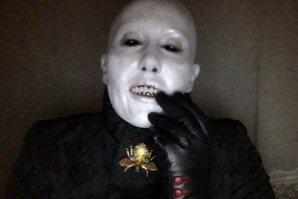 CreepingWave's tweet photo. Woke up today to THIS looming at the foot of my bed! I managed to snap a picture of the entity before it disappeared. What was it doing? Why has it taken an interest in me? #transdimensionalbeings #transdimensionalportal #aliens #blackeyedkids #creepy #creepingwaveradio #scifi https://t.co/R6IZov76y8
