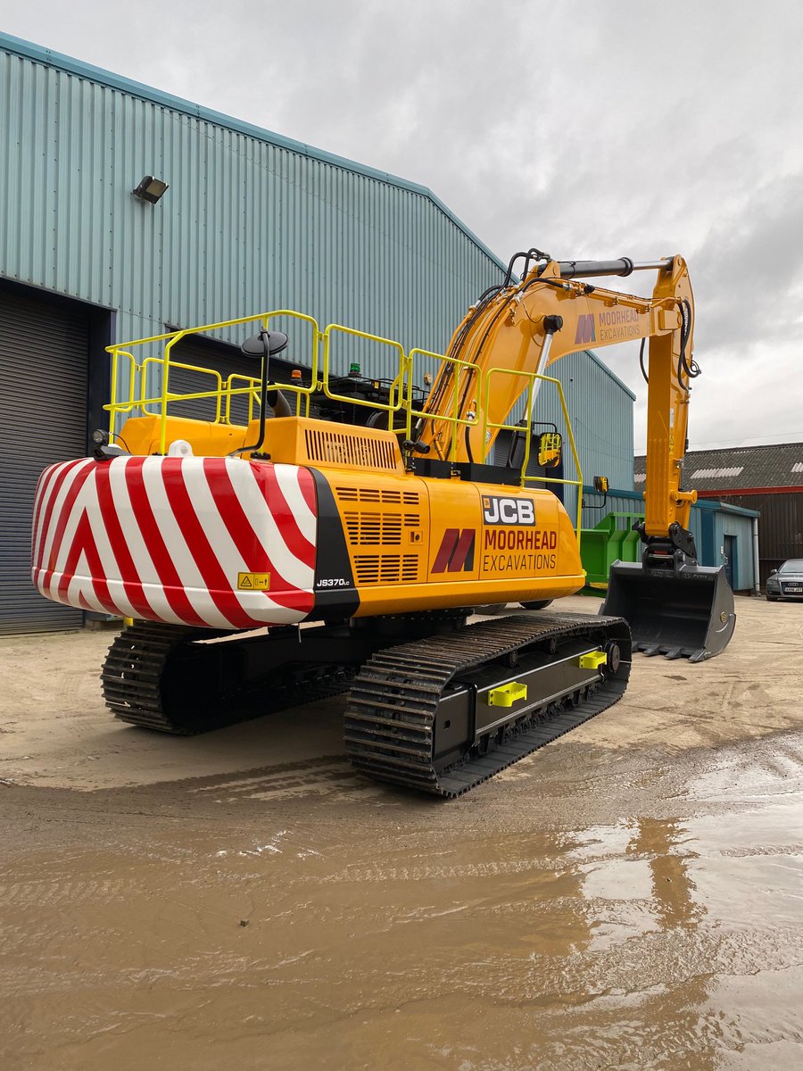 Moorhead_Group's tweet photo. Delivery of new ⁦@JCBmachines⁩ today!! https://t.co/ciy3udnn85