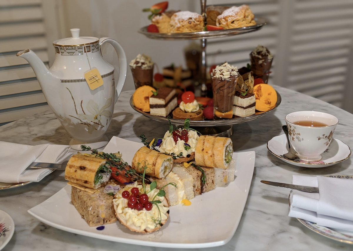 It's here, it's here!  

Our January Afternoon Tea menu launches today, Mango Macaron, Pistachio &amp; Cherry Bakewell Tart and Tiramisu Cheesecake...

Reserve your table: eclectichotels.co.uk/great-john-str…