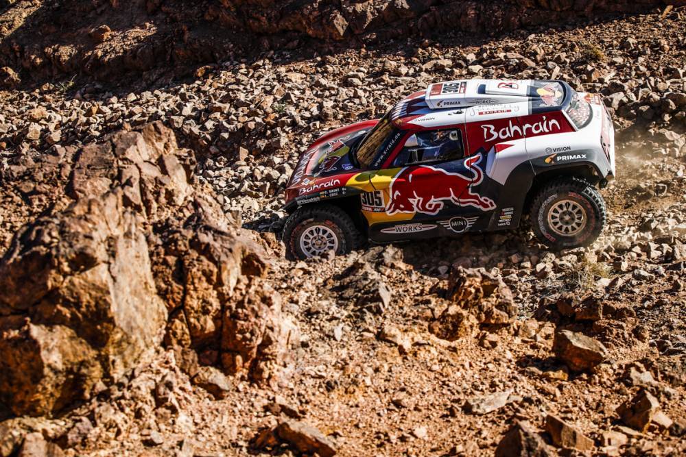 AlbertFabrega's tweet photo. Llegan los primeros coches al final de la segunda etapa. Victoria de De Villiers. Terranova es nuevo líder provisional. Alonso sigue parado.

First cars already at the end of stage 2. De Villiers wins the stage and Terranova is the new provisional leader. Alonso stopped. https://t.co/AlLTO0HiGP