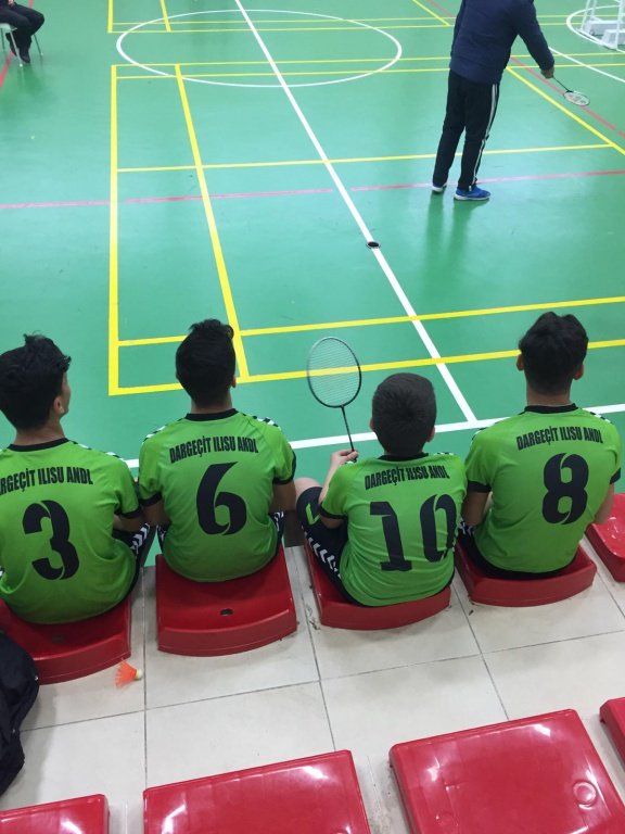 Mardin Dargeçit Ilısu Anadolu Lisesi (@l_lisesi) on Twitter photo Badminton takımımız Mardin geneli yapılan turnuvada gurubunda birinci olarak yarı finale kaldı. Öğrencilerimizi ve onları hazırlayan hocamız Mediha Destan ' ı tebrik ediyoruz.
dargecitilisual.meb.k12.tr/icerikler/badm…
<a href="/mardinilmem/">Mardin İl Millî Eğitim Müdürlüğü</a>
<a href="/SumerSehmus/">Şehmus Sümer</a>
<a href="/Dargecit_MEM/">Mardin Dargeçit ilçe Milli Eğitim Müdürlüğü</a>
<a href="/klcengiz/">cengiz kılıç</a>
<a href="/l_lisesi/">Mardin Dargeçit Ilısu Anadolu Lisesi</a>
<a href="/a_tamkan/">Adem47</a> Badminton takımımız Mardin geneli yapılan turnuvada gurubunda birinci olarak yarı finale kaldı. Öğrencilerimizi ve onları hazırlayan hocamız Mediha Destan ' ı tebrik ediyoruz.
dargecitilisual.meb.k12.tr/icerikler/badm…
<a href="/mardinilmem/">Mardin İl Millî Eğitim Müdürlüğü</a>
<a href="/SumerSehmus/">Şehmus Sümer</a>
<a href="/Dargecit_MEM/">Mardin Dargeçit ilçe Milli Eğitim Müdürlüğü</a>
<a href="/klcengiz/">cengiz kılıç</a>
<a href="/l_lisesi/">Mardin Dargeçit Ilısu Anadolu Lisesi</a>
<a href="/a_tamkan/">Adem47</a>
