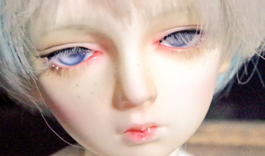 Blume_Blossom's tweet photo. ファーシーに新しいアイと服を着せてみた！んん〜かわいい！…かわいい！(語彙力)
こーゆー白ドレス絶対似合うと思ったんです！あ゛ー��わいい！買って良かった！か゛わ゛い゛い゛！！
#ドール #DS58 #ドールショウ58 https://t.co/vUG3OllGos