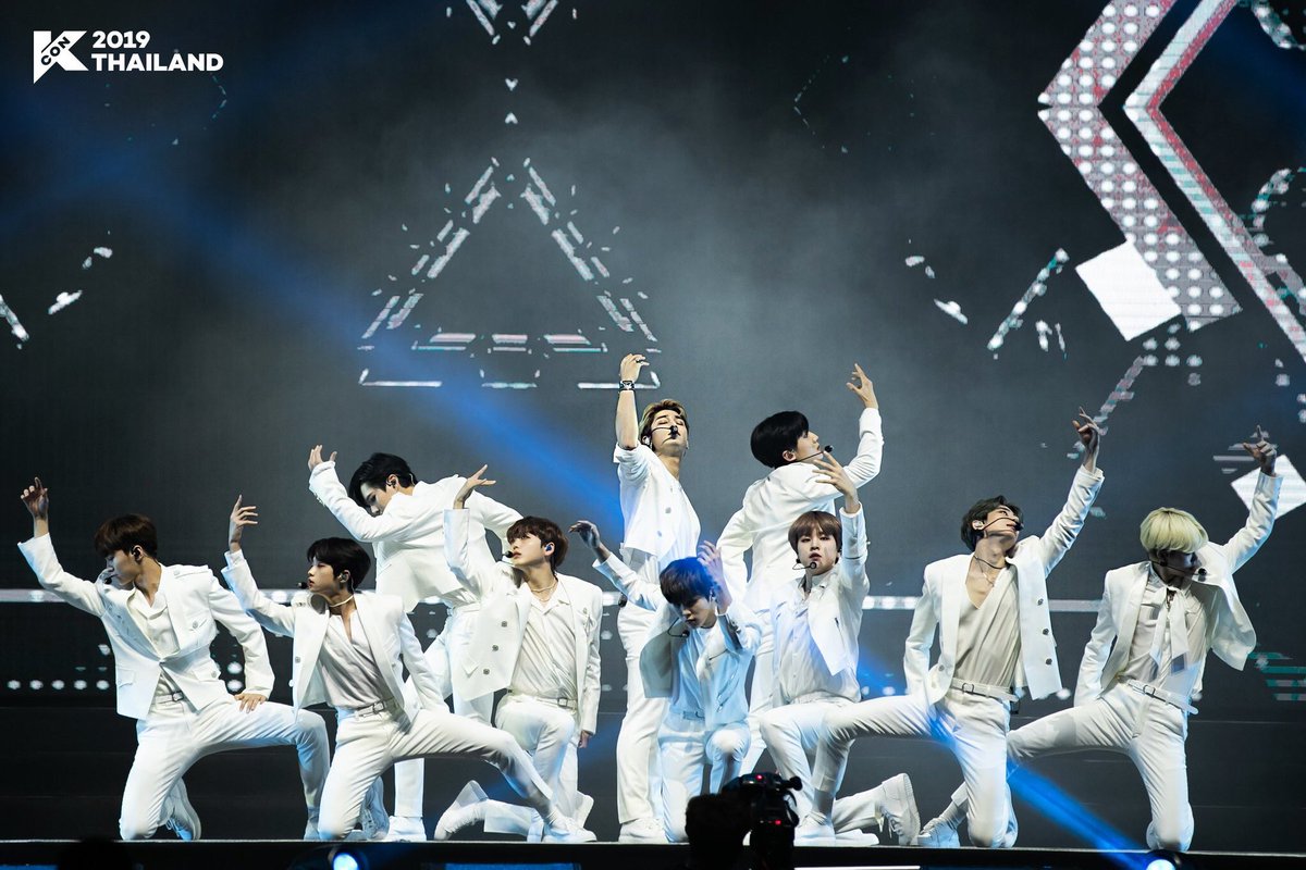 TO1_TOgether_'s tweet photo. #TogetherWithX1
X1解散はありえない…誰も悪くないのに…この状況でカムバックするのも難しいけど,せめて解散だけはして欲しくなかったな…ステージまだみたかったよ…活動期間もまだ4年以上残ってるのに。またみんなが楽しそうに踊ったり歌ったりしてるところを観れるのを待ってるよ。ありがとう。 https://t.co/3Dv7wWbBeJ