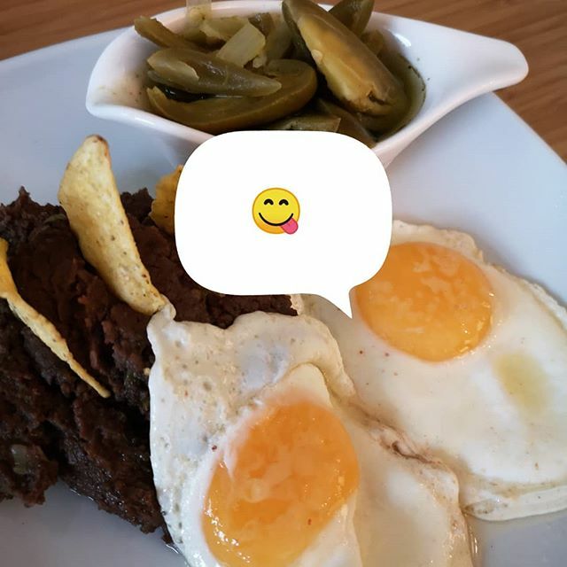 TJCANCUN's tweet photo. Cuando algo tan sencillo te sabe a gloria! ❤️😋❤️ When something so simple, tastes soooo good.

#desayunoalamexicana
#breakfastofchampions
#mexicanbreakfast
#frijoles
#frijolesrefritos
#huevos
#chilesenescabeche
#rajasdejalapeño
#itswhatsforbreakfast
… https://t.co/bxFgXHwNmV https://t.co/rSUmjzeLge