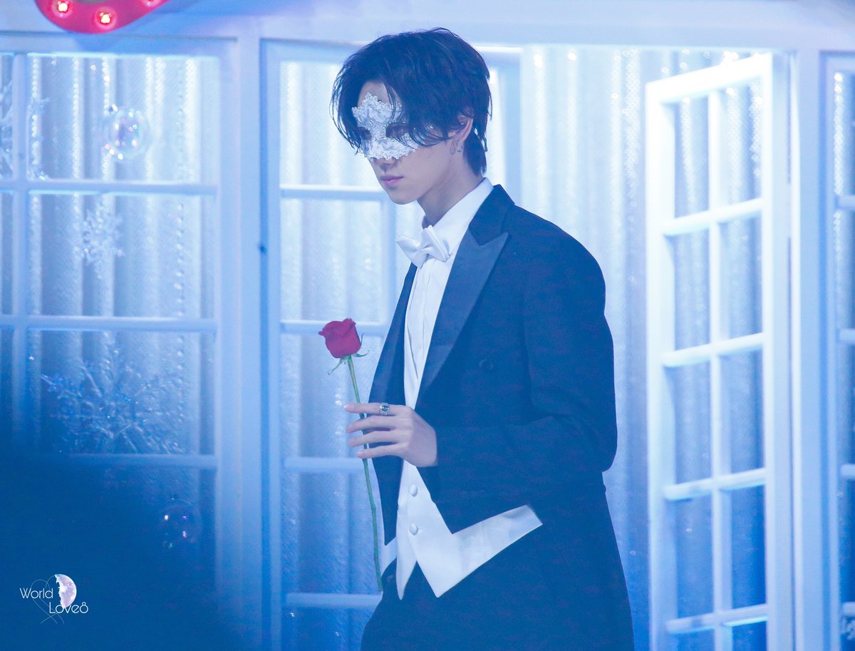 200105 골든디스크

🦹🏻‍♀️🌹🦋

#디에잇 #서명호 #명호 #THE8 #ディエイト #徐明浩 #세븐틴⁠ ⁠⁠ ⁠⁠ ⁠⁠ ⁠ #SEVENTEEN⁠ ⁠⁠ ⁠⁠ ⁠⁠ ⁠ 
<a href="/pledis_17/">세븐틴(SEVENTEEN)</a>