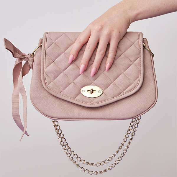 NaileneUK's tweet photo. Walk into the room nails and purse first 

#Manicure #nails #nailene #nailexperts #falsenails #instantmanicure https://t.co/fg9S5eoshF