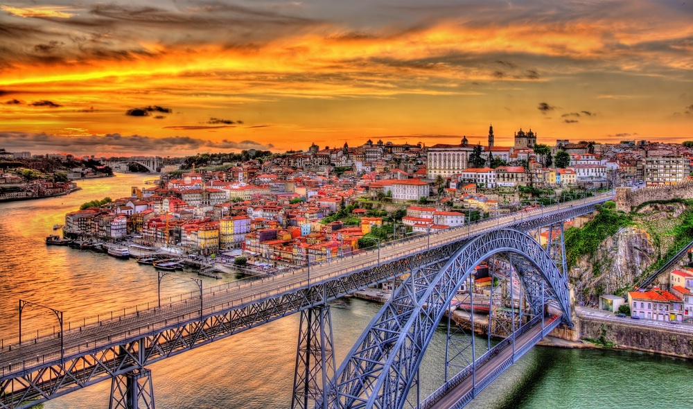 Stunning Porto at sunset #porto #portugal #sunset #holidaysinportugal #portugalholidays