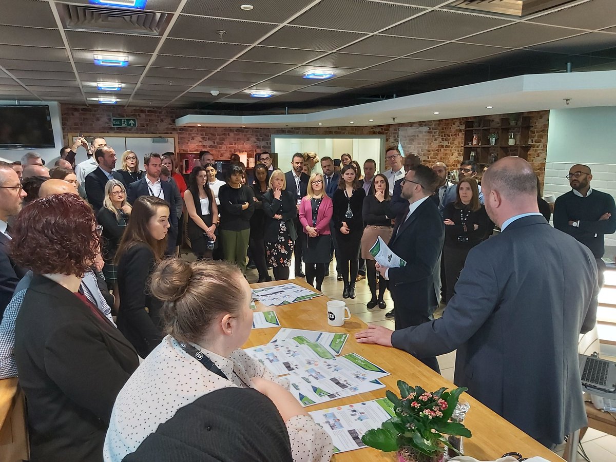 issworld_UK's tweet photo. What a great start to 2020 with a ‘Safety Stand Down’ briefing this morning at our ISS offices, emphasising a focus on health and safety after coming back to work. #ichoose2bsafe #isshealthandsafety #issleaders #lookaftereachother❤️ #safetymatters #responsibilityofeveryone https://t.co/PXvRadpYPV