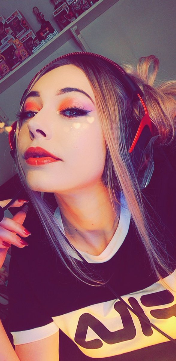 twitchimb's tweet photo. Oh hey you, yeah you! I'll be doing a 12 hour stream tonight in efforts to raise a little money toward the WIRES org. 
Sorry for running late ⏰💜
https://t.co/F5dMLDu2fF https://t.co/B8olXSbWGZ