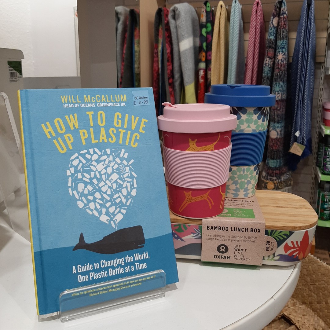 OxfamNicolsonSt's tweet photo. New Year resolution: help the environment and reduce use of plastic. Are you struggling? Here is our starter kit to help you keep your resolution 👍🚯♻️

#NewYear2020 #newyearresolutions #howtogiveupplastic #sustainable #reusablecups #eco https://t.co/bRKHDrlTDq