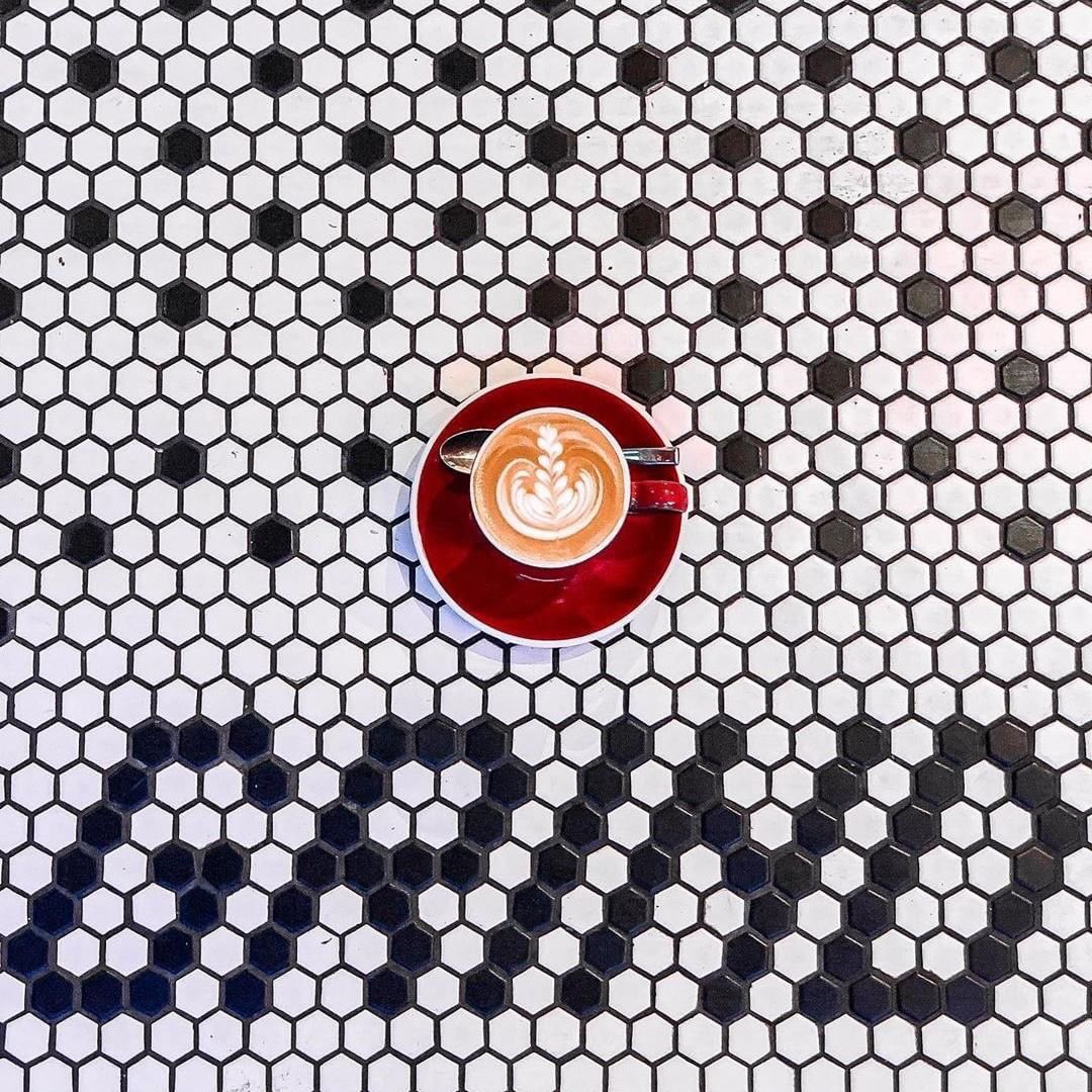 REXshopper's tweet image. Time to get back to the weekly routine, and what better way to get you energised this Monday than with a trip to @grind.

Drop by #TheRoyalExchange to discover their speciality coffee, which comes straight from the state-of-the-art roastery in Elephant and Castle each week.