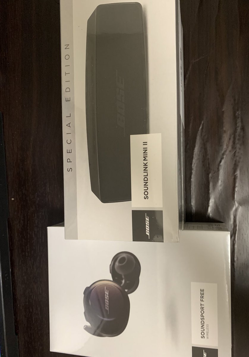 _jer_'s tweet image. boseの福袋届いた！
ワイヤレスイヤホンちょうど欲しかったから嬉しい！
