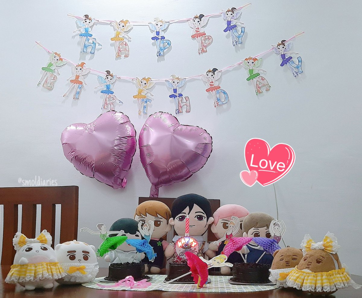 smoldiaries's tweet photo. SD59 200106
Happy Birthday Mom!! We love you from the bottom of our cotton hearts~~ π
1st Pic: 12mn surprise courtesy of auntie, mom's sisterπ
2nd Pic: Birthday dinner with the new babies, Baeconπ₯&Minguπ₯
#diaryupdate #smolconvos #SUPERJUNIOR #SuperJuniorDoll #EXO #exodoll https://t.co/JmdEEhBLtQ