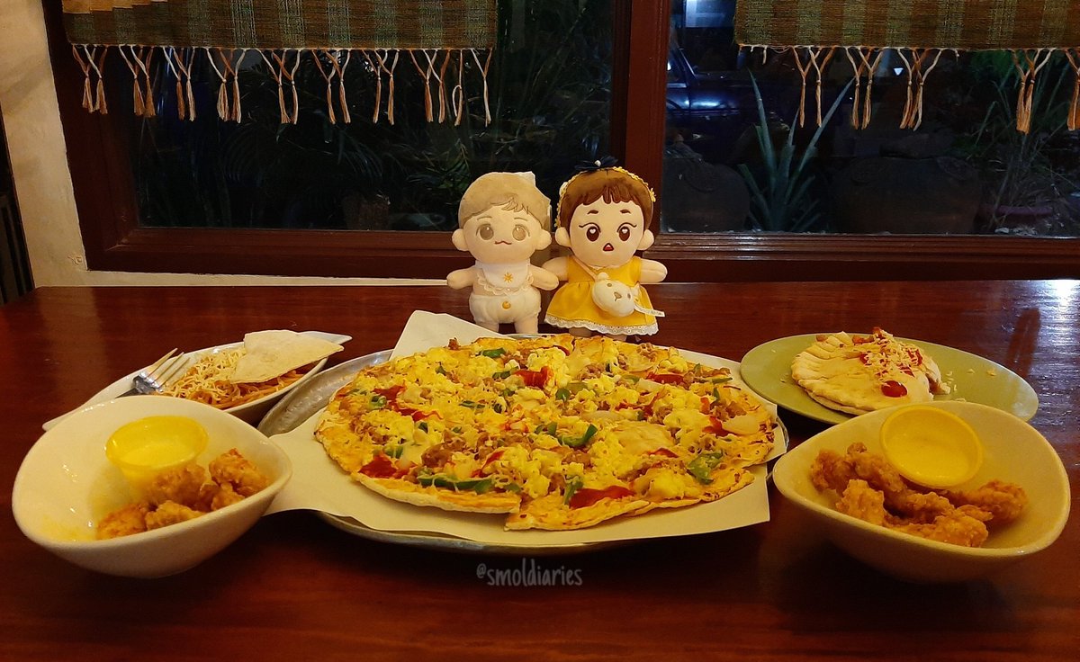 smoldiaries's tweet photo. SD59 200106
Happy Birthday Mom!! We love you from the bottom of our cotton hearts~~ π
1st Pic: 12mn surprise courtesy of auntie, mom's sisterπ
2nd Pic: Birthday dinner with the new babies, Baeconπ₯&Minguπ₯
#diaryupdate #smolconvos #SUPERJUNIOR #SuperJuniorDoll #EXO #exodoll https://t.co/JmdEEhBLtQ