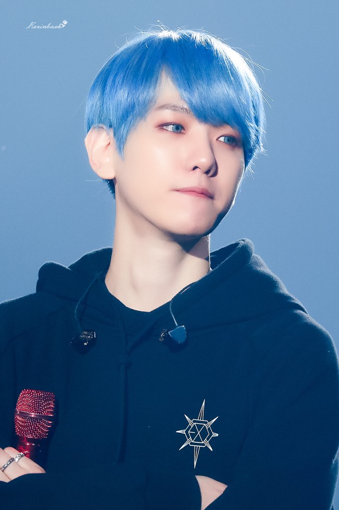 peachaax's tweet photo. "ชื่ออะไรครับ"
"บลูครับ"
"น้องบลูนะครับ"
"เอ่อ...บลูเฉยๆครับ"
"น้องบลูเนอะ"
"..."
"มาครั้งแรกหรอ"
"ครับ"
"ทำไมไม่พูดอะไรเลยล่ะ"
"ไม่รู้จะพูดอะไรครับ"
"ตื่นเต้นหรอ"
"ก็นิดนึงครับ"
"น่ารักนะ"
"ครับ?"
"หมายถึงสีผมน่ะคือมันเข้ากับชื่อดี"
"อ๋อ"
"มีแฟนยัง"
"...!?"
:)
#chanbaek #ชานแบค https://t.co/NirRVfPHB9