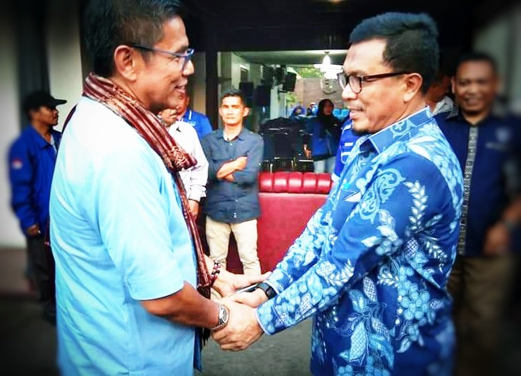 TariganTimbas's tweet photo. Berpolitik bukan saja perkara membuat perahu dan menyiapkan nakhoda, berpolitik adalah tentang membuat gelombang itu sendiri. https://t.co/yihPa29QeM
