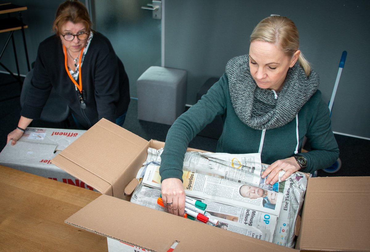 Wir ziehen um: Heute begann die heiße Auszugsphase mit dem Kistenpacken. Ab Montag findet ihr uns am #Phoenixsee in Dortmund. #MAXIMAGOziehtum