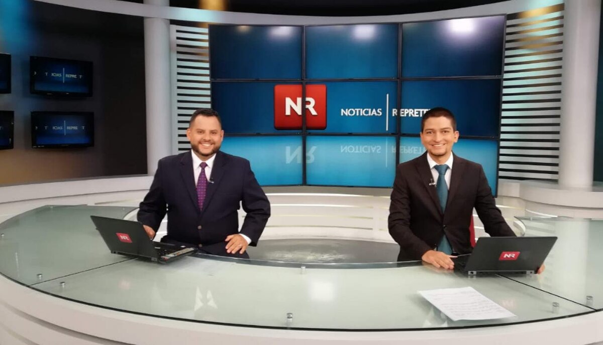 LaTejacr's tweet photo. Periodista de Repretel estuvo cerca de morir, conoció al papa y se comprometió en el 2019 https://t.co/8AyAGstNOr https://t.co/Uq17FZvAOa