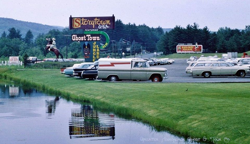 Most of the locations in #spywholovedme are real. Here's #storytownusa with an ad for Gaslight Village in the background. Most annoyingly, Dreamy Waters, the main location, is not real. #JamesBond  #writingcommunity #socloseyetsofar