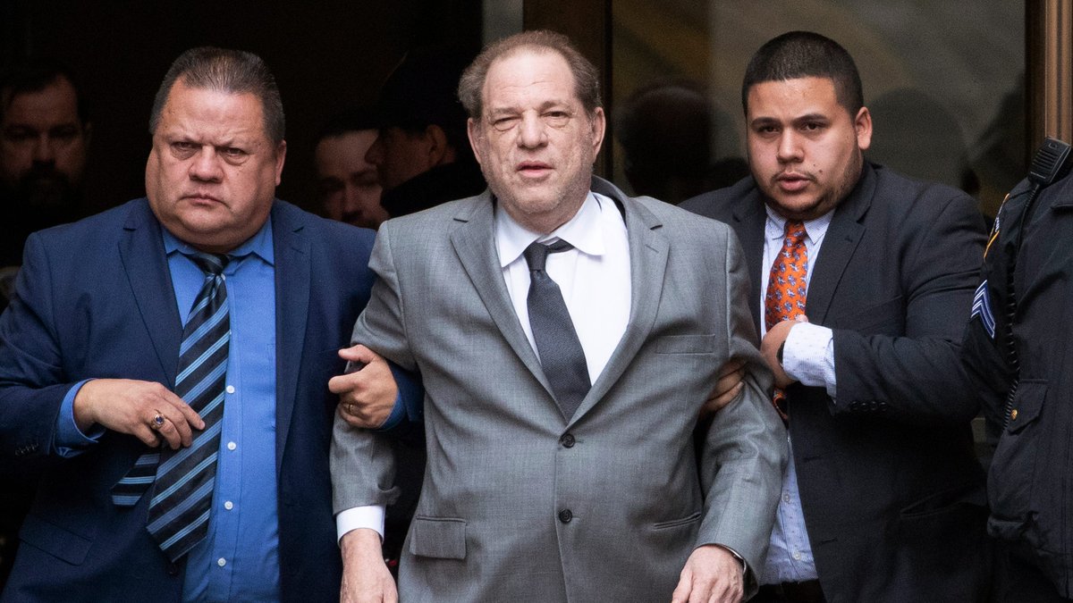 SimplyNewsApp's tweet photo. Harvey Weinstein's sex crimes trial begins Monday in New York: What you need to know https://t.co/wDEIglMVlB https://t.co/vlEv7Vwn21