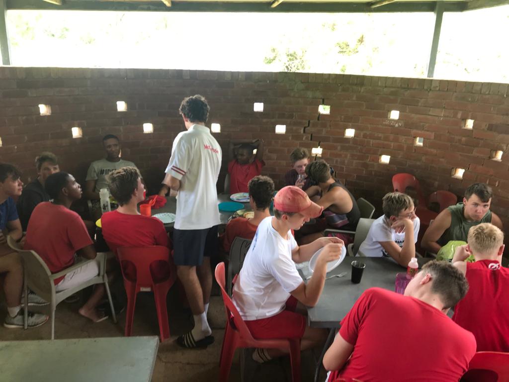 quitecontrary08's tweet photo. #redrowing #jancamp underway and a big welcome to all our new U14 @KingEdVIISchool rowers. Have a great camp #welcometoschool https://t.co/vBiiH64uZd