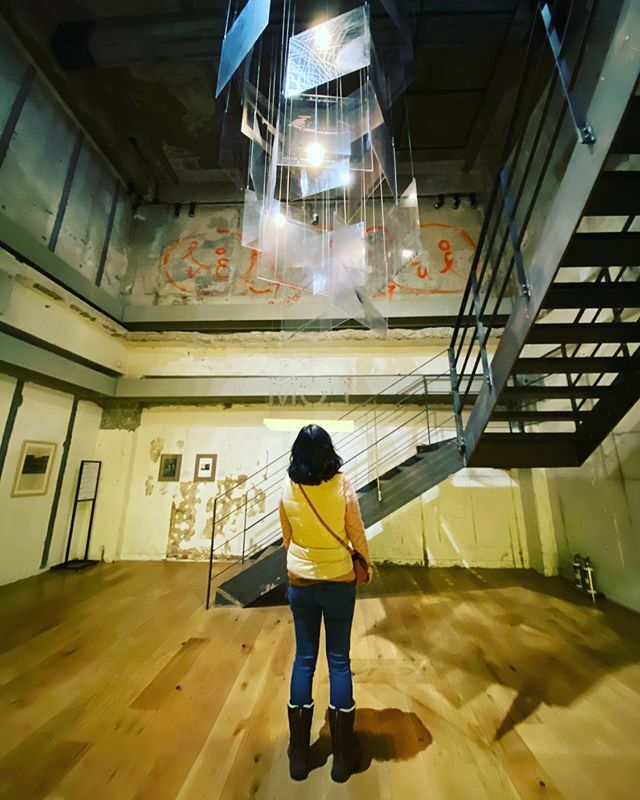 kallahil's tweet photo. #블프 에 지른 #lp플레이어 가 이제사 도착한걸 기념하여 방문한 이태원 #현대카드뮤직라이브러리 #비닐앤플라스틱 . 저 사진은 거기 지하에서 하던 #ecm 관련 전시회에서 한컷 https://t.co/GV1cLHV21D