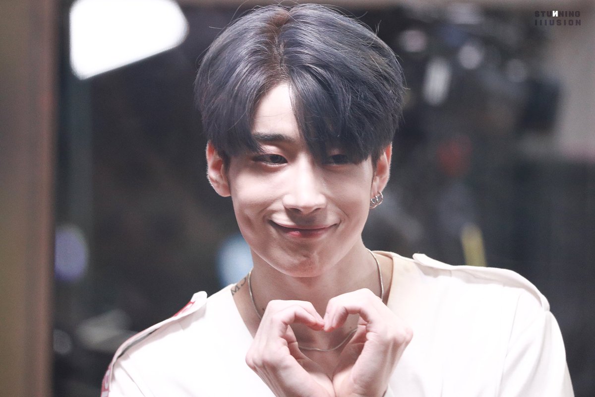 STUNNING_HSW's tweet photo. 우리승우 https://t.co/sCZ7YMsAlQ