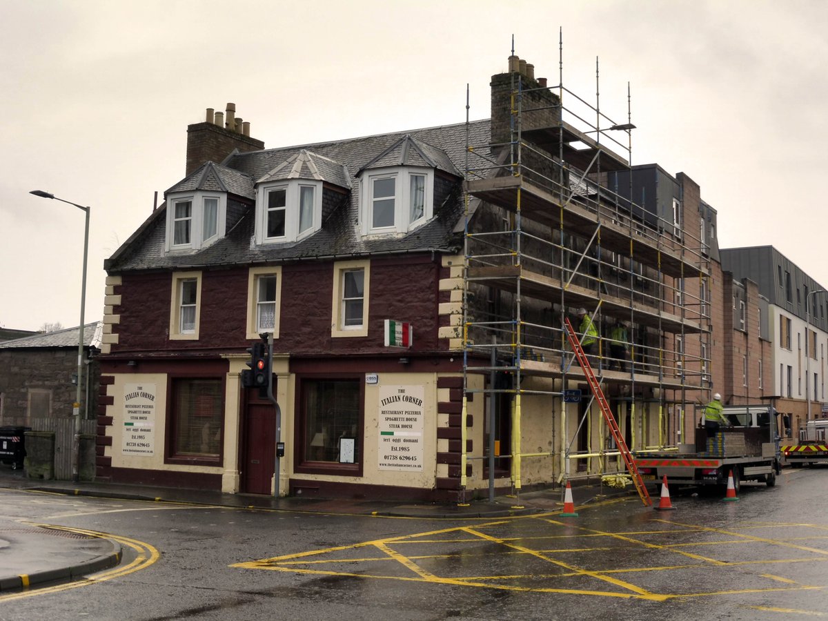 A New Year, a new week, a new grant assisted repair project underway! Scaffold going up today at our latest major grant project on Princes St, #Perth. Regeneration through Conservation @investinperth @HistEnvScot #HESSupported @PerthandKinross @MuirWalkerPride