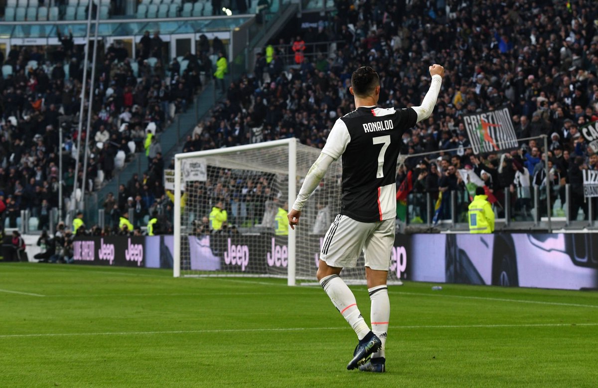 lnstantFoot's tweet photo. Il n'aura fallu qu'une saison et demi à Cristiano Ronaldo pour marquer contre TOUS les clubs de Serie A qu'il a affronté en championnat. 

G
O
A
T https://t.co/LvAgUPcI0l