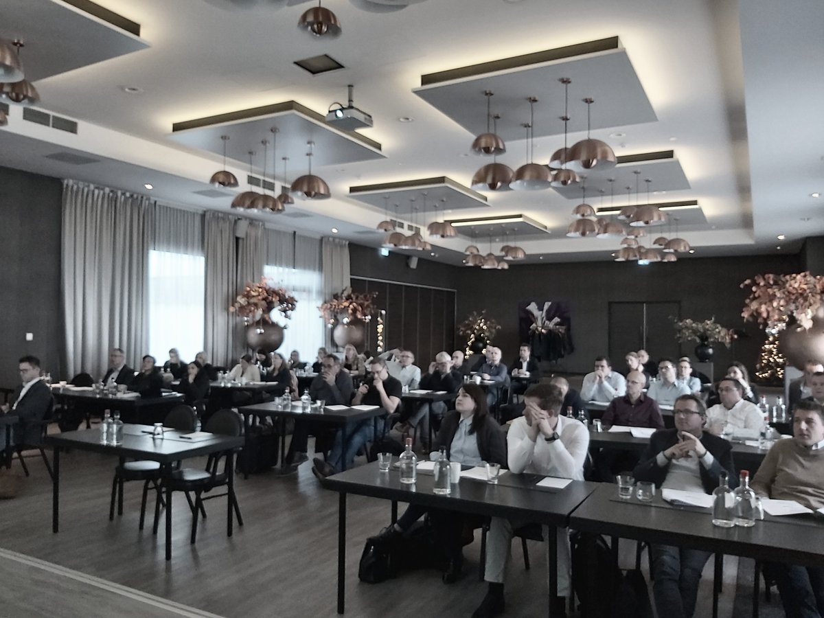 In december zijn alle inspecteurs van Normec VRO en Normec FLC naar de Training #WAB geweest. De reden was de vele wijzigingen die de #WAB met zich mee brengt en die van ook van invloed zullen zijn op de inspectiewerkzaamheden. vro.nl/nl/nieuws/nieu…