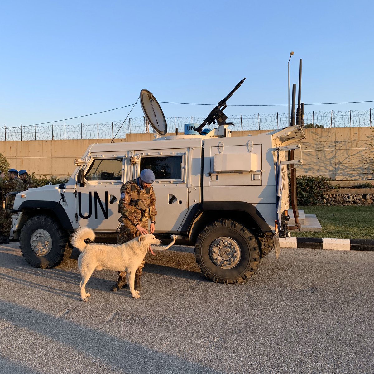 peppemarici's tweet photo. Nei giorni scorsi in #Libano dai nostri miliari impegnati nella missione @UNIFIL_. 
Donne e uomini con tanto coraggio e un grande cuore!
#unifil https://t.co/xV1AKZ7L7D