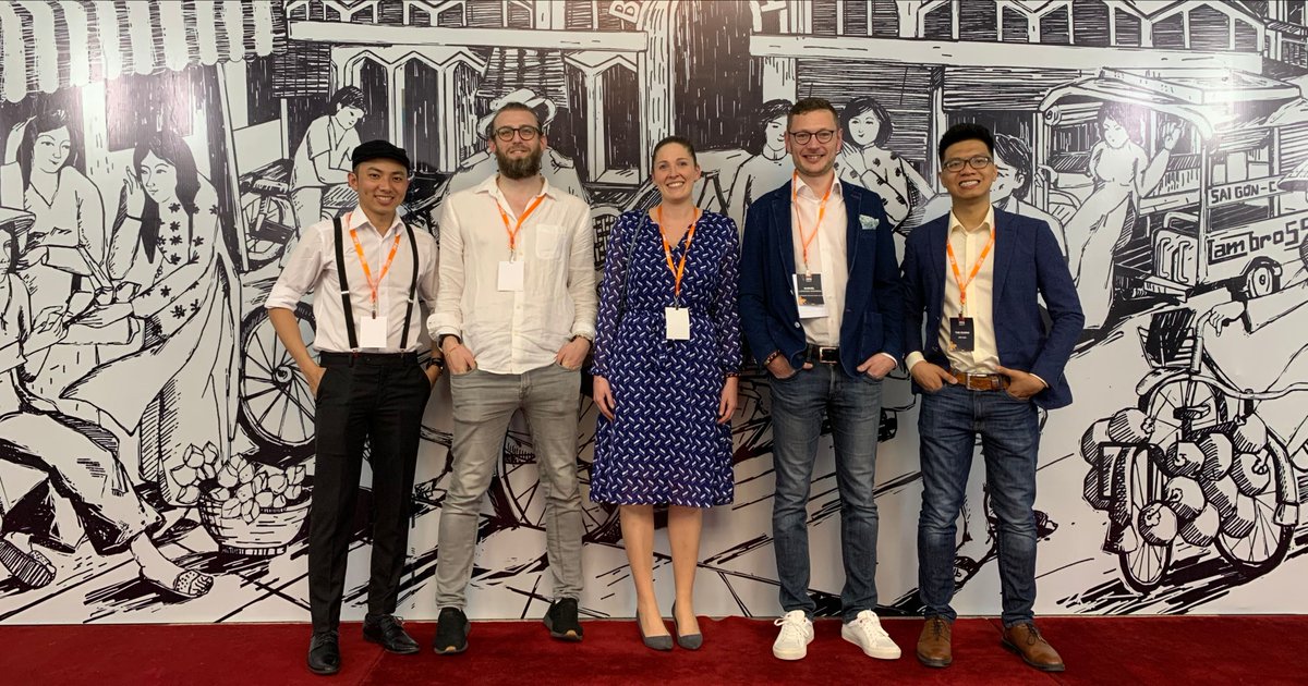 shopmacher's tweet photo. Viele Grüße vom Reunification Palace! Eine geschichtsträchtige Location hat das NFQ Asia Team ausgesucht. 🤩
#WirSindDieSHOPMACHER #ChúngTôiLàSHOPMACHER #SHOPMACHER #WirLiebenECommerce
#commercetechnologydeveloper #nfqyep #HCMC #YearEndParty2019 #NFQAsiaSummit2019 https://t.co/UDBLV4P8El