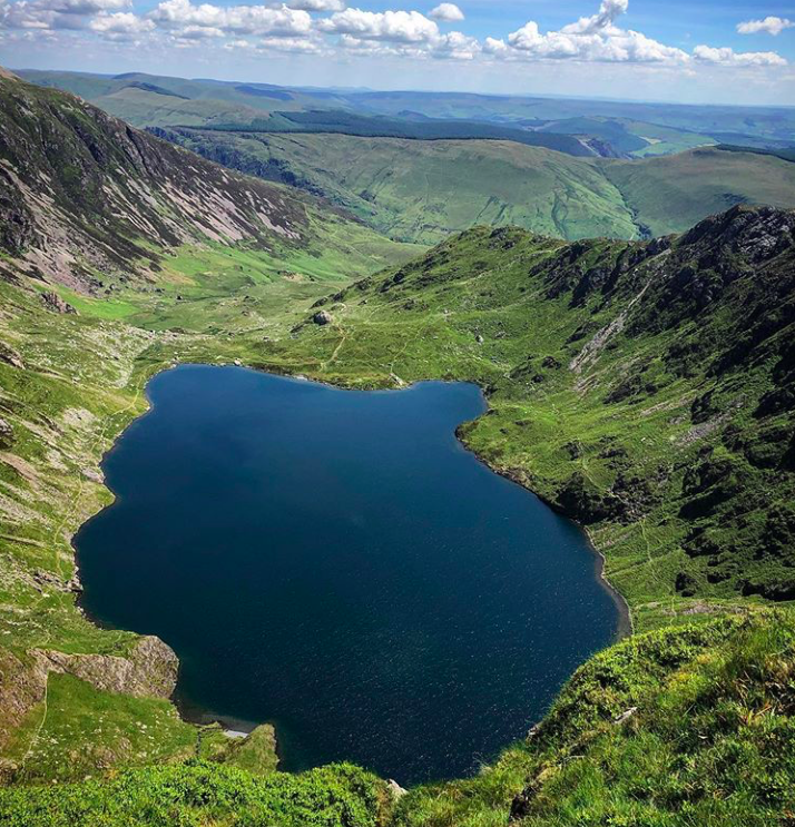Date for your diaries. Come celebrate the 30th Anniversary of the Cader Idris Mountain Race with us in Dolgellau on Saturday 16th May 2020. bit.ly/2ZuJDQw 

Photo by: zsoltyboy77 via Instagram