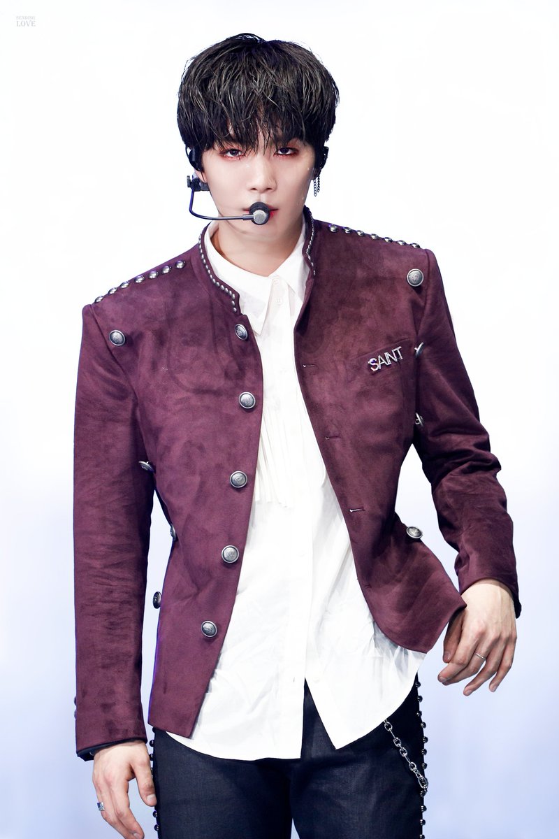 SENDINGLOVE__JH's tweet photo. 질 자신이 없다
200105 골든디스크 #JR #김종현 #뉴이스트 #NUEST https://t.co/LrySD1fSLv