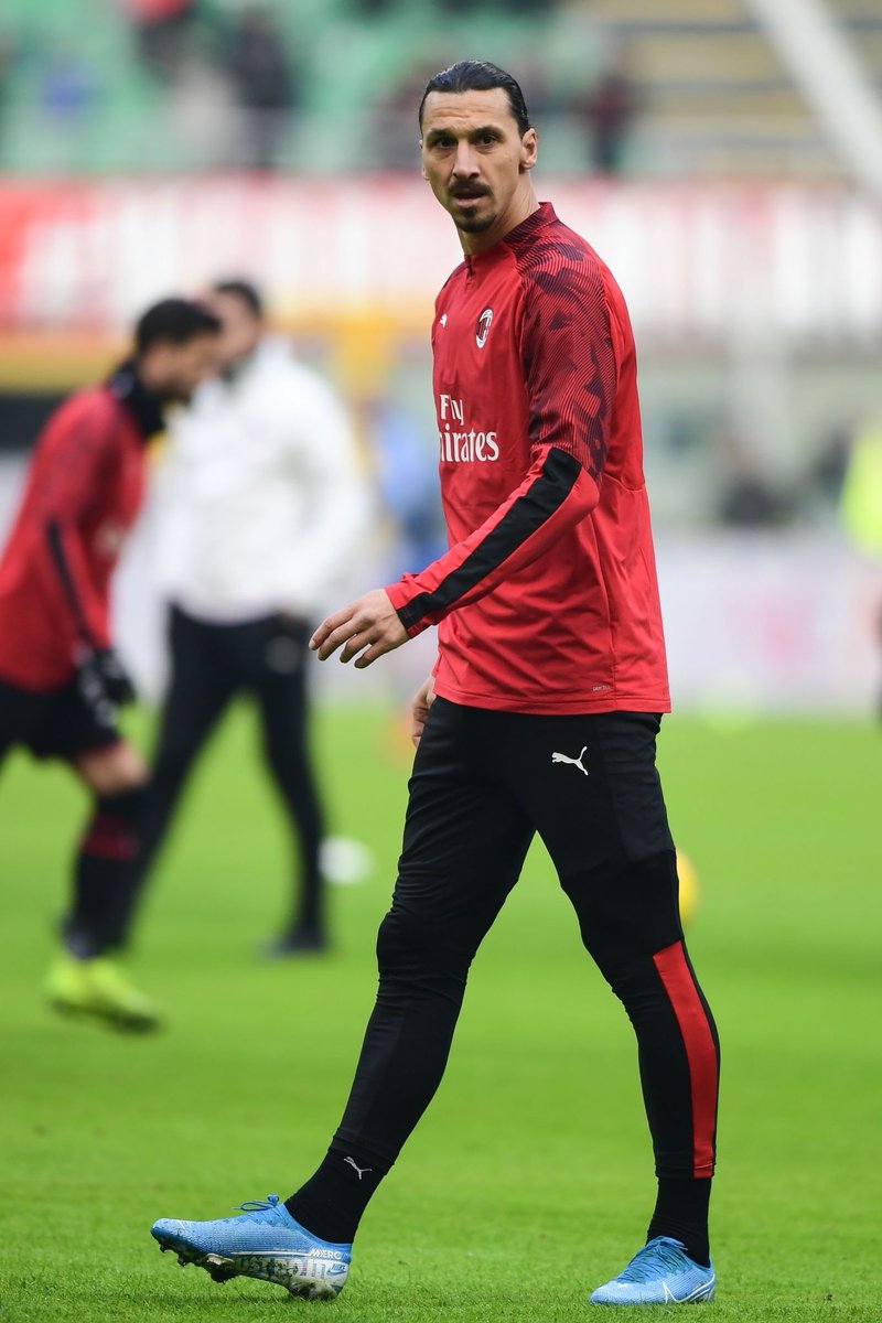 FichajeGoleador's tweet photo. NO PUEDO, JUEGA 🇸🇪 ZLATAN 😍 https://t.co/q22rukanOf