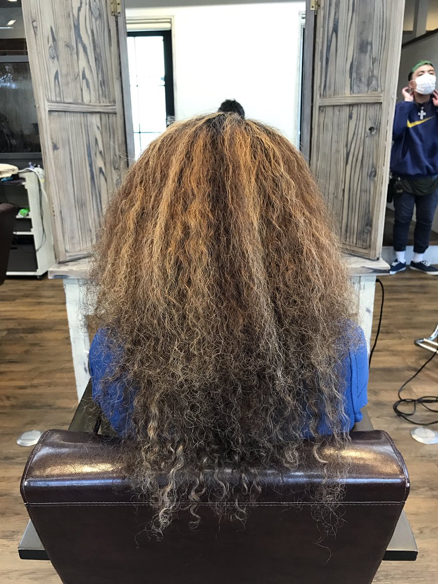 沖縄 美容室 メルコヘアデザイン 名嘉 泰則 در توییتر ココナッツ矯正 履歴 縮毛矯正 ブリーチ スパイラルパーマになります かなりハイダメージの状態 驚きのbefore After綺麗な艶髪ストレートになりました 沖縄 メルコヘアデザイン ココナッツ矯正