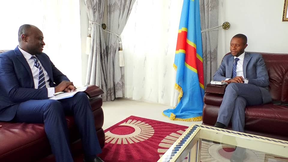juvenalmunubo's tweet photo. #Goma:J'ai conduit une délégation auprès du Gouverneur du Nord-Kivu #RDC,@NzanzuKasivita composée du Député provincial @KihangiPrince et le chef du secteur de #Wanianga(territoire de #Walikale).Nous avons échangé sur l'état très délabré des routes dont l'axe Goma-Masisi-Walikale https://t.co/8TvFOJ5cRb