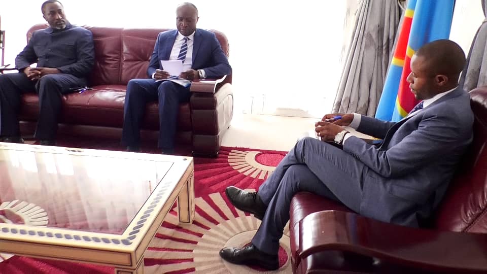 juvenalmunubo's tweet photo. #Goma:J'ai conduit une délégation auprès du Gouverneur du Nord-Kivu #RDC,@NzanzuKasivita composée du Député provincial @KihangiPrince et le chef du secteur de #Wanianga(territoire de #Walikale).Nous avons échangé sur l'état très délabré des routes dont l'axe Goma-Masisi-Walikale https://t.co/8TvFOJ5cRb