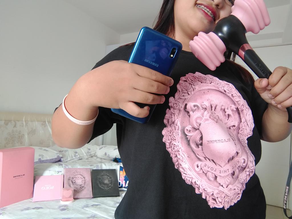 Ini untuk ketiga 2 aku ikut GA demi my idol Blackpink! 1: konser sh*pee Alhamdulillah dengan perjuangan yang sangat sulit berbuah hasil saya menang, dan untuk kali ini saya berharap semoga perjuangan saya membuah kan hasil juga 🙏🏼

<a href="/samsungID/">Samsung Indonesia</a> #AWESOMELIVE #GalaxyA #AforBlackpink