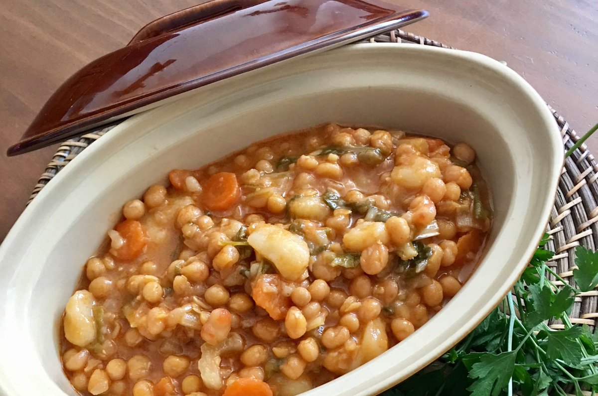 zampatelmundo's tweet photo. ¿Conoces las #alverjas? Son #guisantes secos amarillos y en #potaje están deliciosos
👩🍳👉 https://t.co/GlNEcL4TQb
#GastroBlog #Recetas #Cocina https://t.co/QuYUfQSU6x