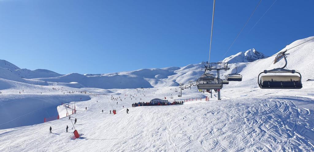 Bluebird days... #winterishere #powderdays #ski #skiing #snow #peiseyvallandry #LesArcs