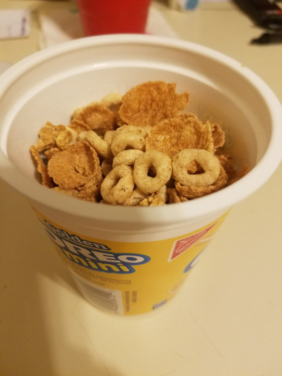 DanielAshley13's tweet photo. #HowImDifferentFromOthers I think cereal is acceptable for every meal. https://t.co/wPjFAV0Vjj