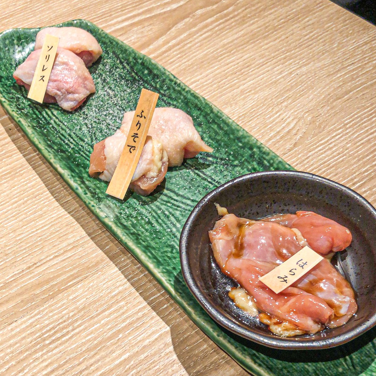 ／
網焼きで焼いて楽しむ「鶏焼」🐔
＼

【なゝ樹 本店】

鳥取の大山どり・京都の京紅地鶏・徳島の阿波尾鶏など、全国各地の地鶏が味わえます😀

☑️鶏焼き（ささみ・白レバー・こころ・砂ずり）
☑️地鶏もも3種食べ比べ（阿波尾鶏・京紅地鶏・名古屋コーチン）
☑️希少部位（ふりそで・ソリレス）